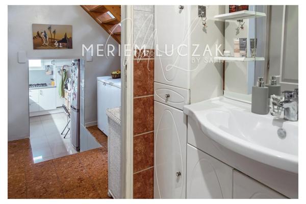 Charmante maison au calme avec terasse,2 parkings,136m2 sur un terrain 240m2 à 10 min du metro ligne 12