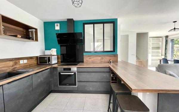 Appartement à louer    4 pièces • 90,73 m2 Bordeaux