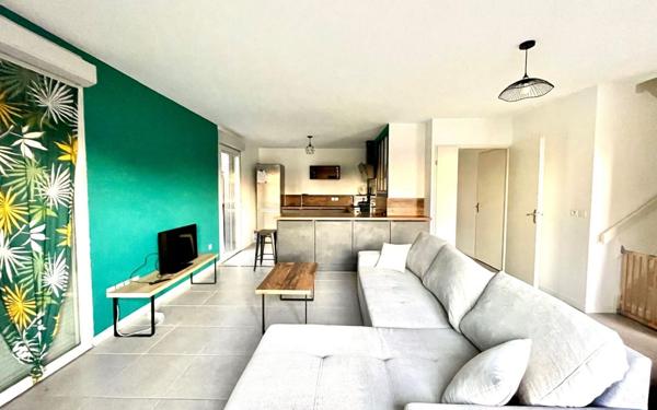 Appartement à louer    4 pièces • 90,73 m2 Bordeaux