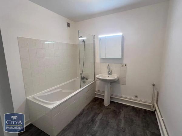 Appartement à louer 4 pièces 105.3m² Clermont-Ferrand (63000)