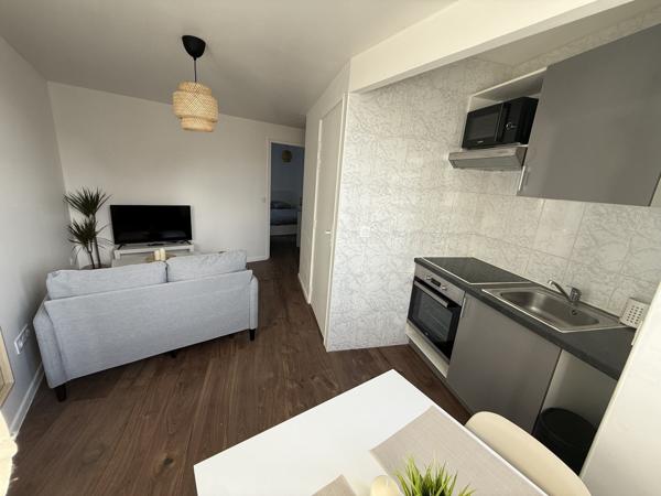 Lisses (91090) À LOUER – T2 MEUBLÉ ATYPIQUE AVEC TERRASSE – LISSES (91)