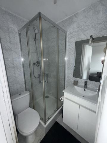 Lisses (91090) À LOUER – T2 MEUBLÉ ATYPIQUE AVEC TERRASSE – LISSES (91)