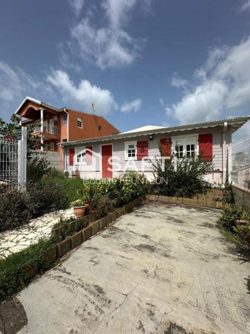 Maison T4 avec un T3 et un T2 au Diamant