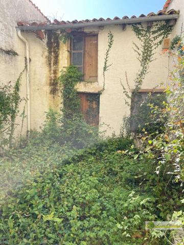 Vente immobilière : Maison de ville à Aigre  4 pièces 103 m² 109 000 €- FONCIERE CHARENTAISE AIGRE.
