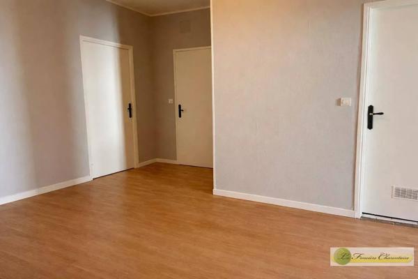 Vente immobilière : Maison de ville à Aigre  4 pièces 103 m² 109 000 €- FONCIERE CHARENTAISE AIGRE.