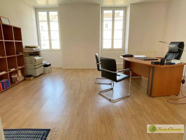 Vente immobilière : Maison de ville à Aigre  4 pièces 103 m² 109 000 €- FONCIERE CHARENTAISE AIGRE.