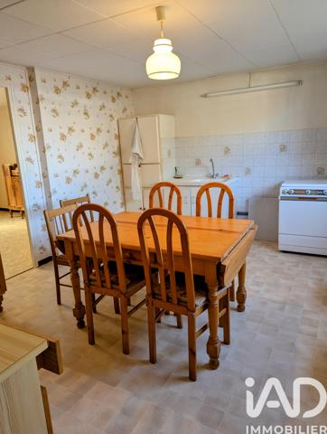 Maison à vendre 6 pièces 156 m² Saint-Seurin-sur-l'Isle