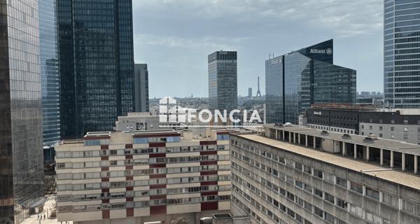 Location Appartement 3 pièces 75 m² - Courbevoie 92400