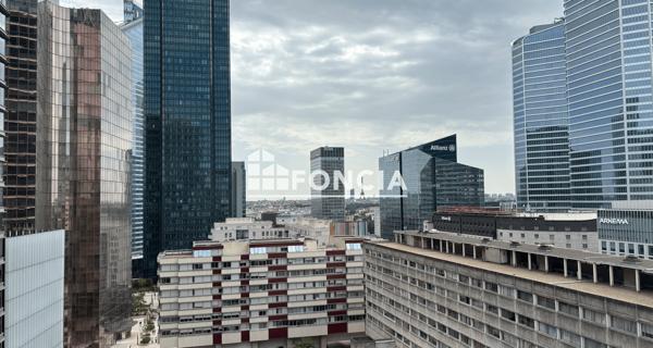 Location Appartement 3 pièces 75 m² - Courbevoie 92400