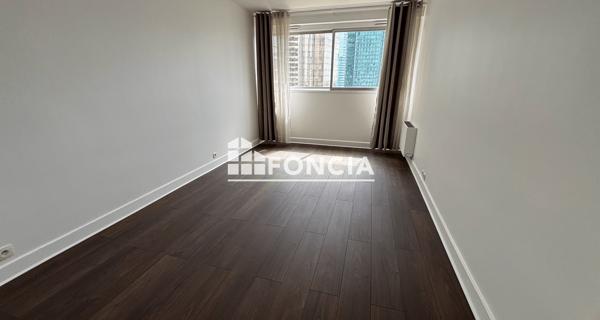 Location Appartement 3 pièces 75 m² - Courbevoie 92400