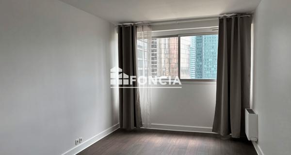 Location Appartement 3 pièces 75 m² - Courbevoie 92400