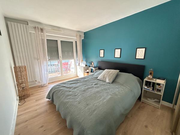 EXCLUSIVITÉ - APPARTEMENT DE 4 PIECES EN DERNIER ETAGE AVEC BOX