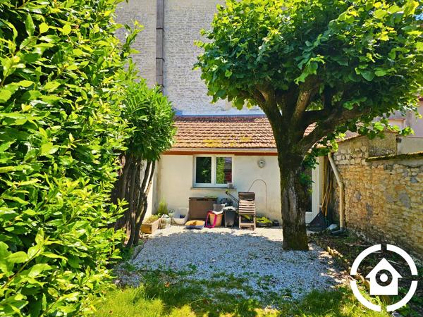 Maison de ville avec petit jardin - 1 chambre et un bureau