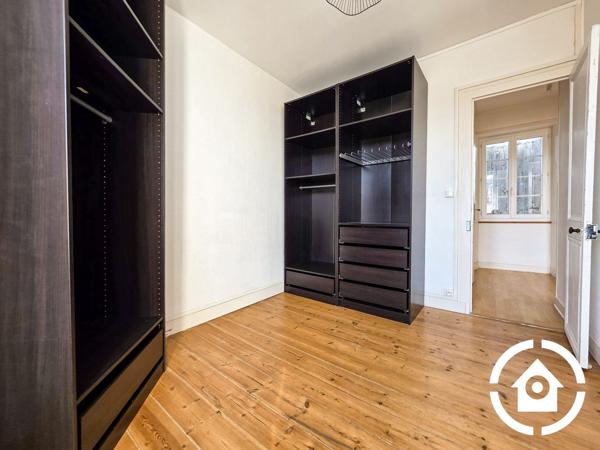 Maison de ville avec petit jardin - 1 chambre et un bureau