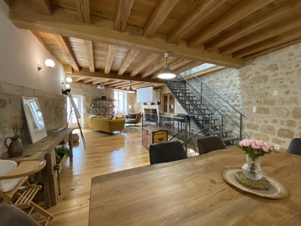 Proximité Angoulême : idéal pied à terre ou projet Airbnb, maison esprit loft entièrement rénovée