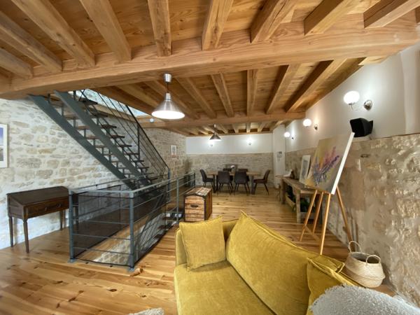Proximité Angoulême : idéal pied à terre ou projet Airbnb, maison esprit loft entièrement rénovée
