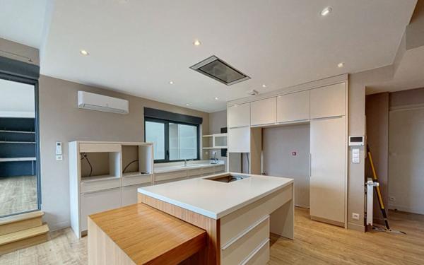 Appartement à vendre    5 pièces • 200,49 m2 Ruaudin