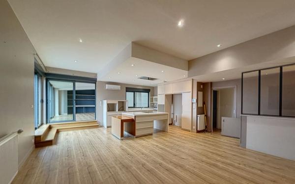 Appartement à vendre    5 pièces • 200,49 m2 Ruaudin