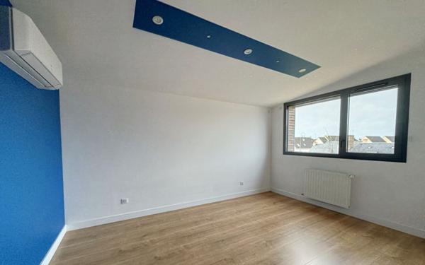 Appartement à vendre    5 pièces • 200,49 m2 Ruaudin