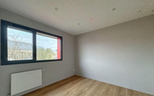 Appartement à vendre    5 pièces • 200,49 m2 Ruaudin