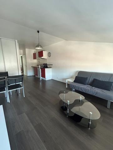 STUDIO MEUBLE de 24.51 m2 SAINTES RIVE DROITE