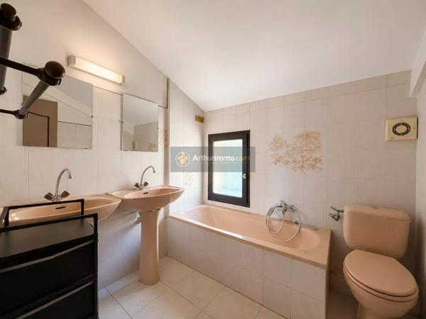 Vente                                                      Maison
                        
                     6 pièces                      140 m2                     à Santa-Maria-Di-Lota