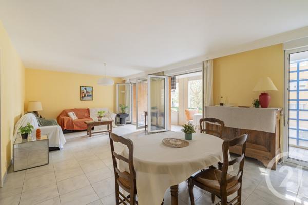 Appartement F4 à vendre  4 pièces - 120 m2 MARSEILLE - 13005