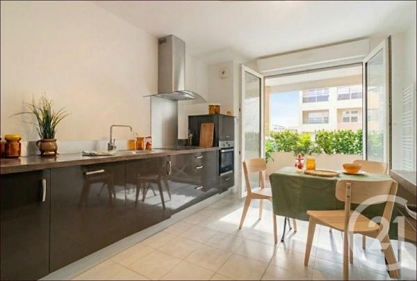Appartement F4 à vendre  4 pièces - 120 m2 MARSEILLE - 13005
