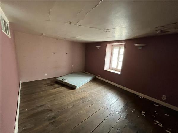 Maison à vendre |  Ruffec |  3 pièces | 82 m²