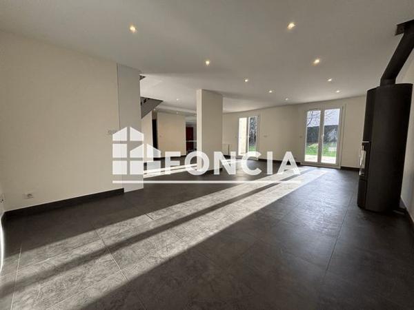 Location Maison 10 pièces 216.24 m² - 3 ALLEE DE LA PAGERIE Louveciennes 78430