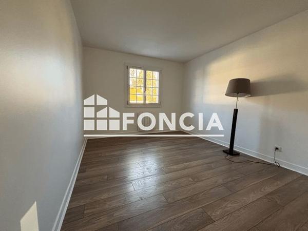 Location Maison 10 pièces 216.24 m² - 3 ALLEE DE LA PAGERIE Louveciennes 78430