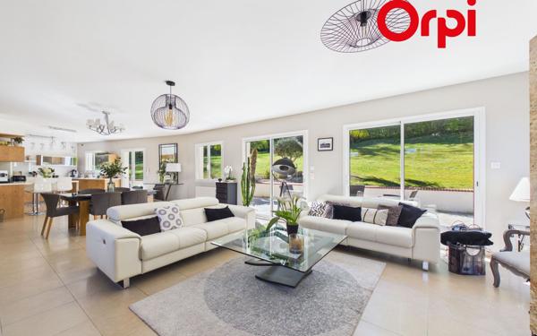 Maison à vendre    6 pièces •  Bernay