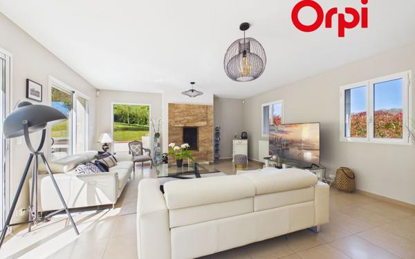 Maison à vendre    6 pièces •  Bernay