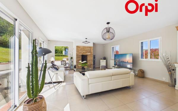 Maison à vendre    6 pièces •  Bernay