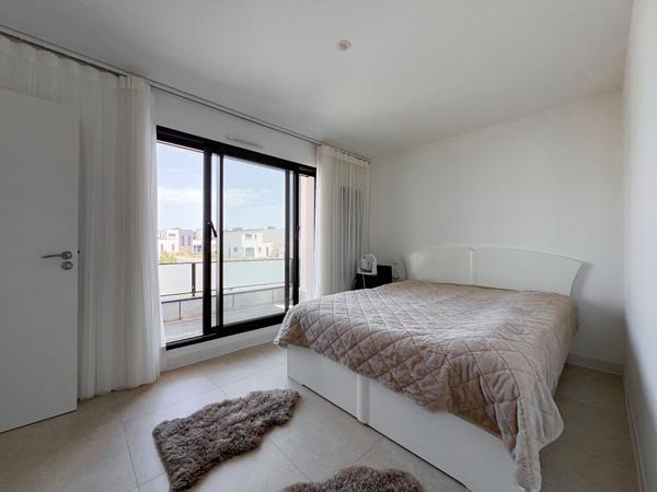 Maison contemporaine 6 pièces à vendre à Sainte Gemmes sur Loire avec une chambre au rez de chaussée