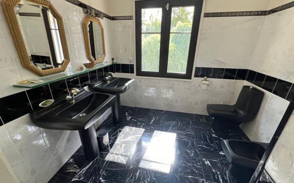 Maison à vendre    7 pièces •  Médis