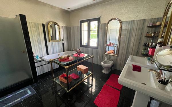 Maison à vendre    7 pièces •  Médis