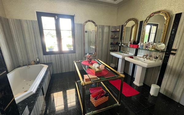 Maison à vendre    7 pièces •  Médis