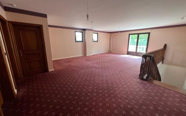 Maison à vendre    7 pièces •  Médis