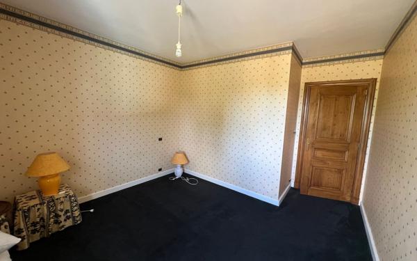 Maison à vendre    7 pièces •  Médis