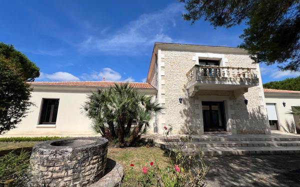 Maison à vendre    7 pièces •  Médis