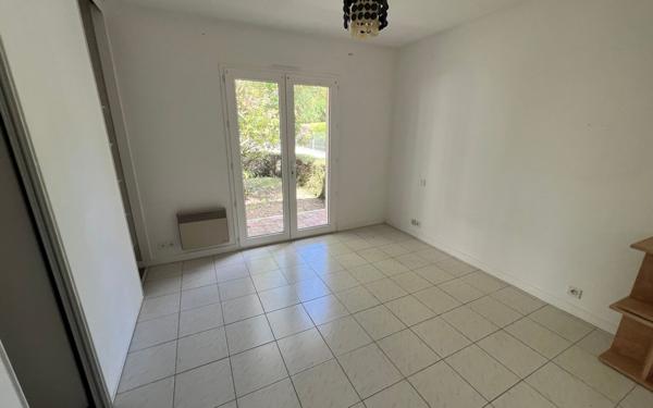 Maison à vendre    7 pièces •  Médis