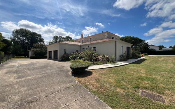 Maison à vendre    7 pièces •  Médis