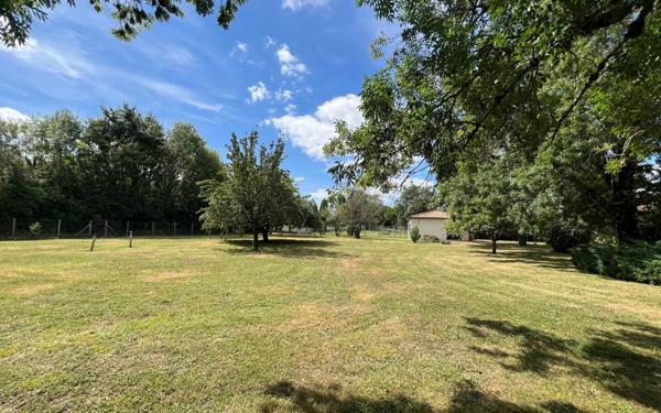 Maison à vendre    7 pièces •  Médis