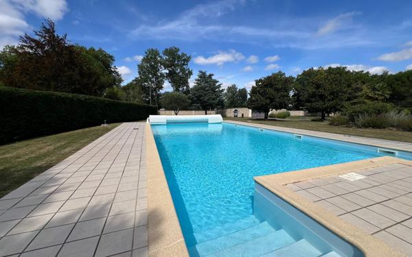 Maison à vendre    7 pièces •  Médis