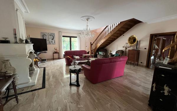 Maison à vendre    7 pièces •  Médis