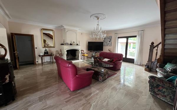 Maison à vendre    7 pièces •  Médis