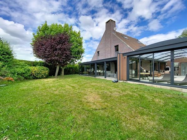 Villa individuelle avec piscine, 4 chambres, jardin et garages NIEPPE