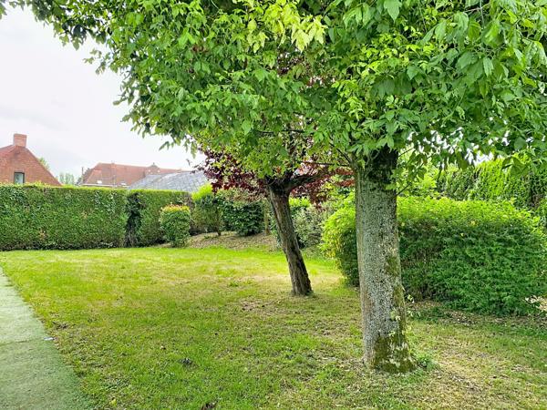 Villa individuelle avec piscine, 4 chambres, jardin et garages NIEPPE