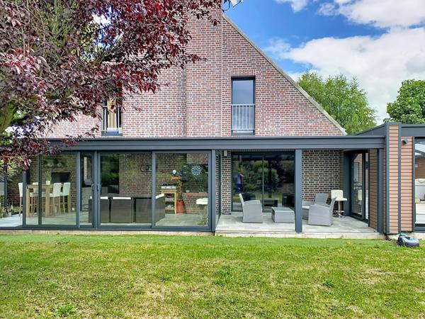 Villa individuelle avec piscine, 4 chambres, jardin et garages NIEPPE